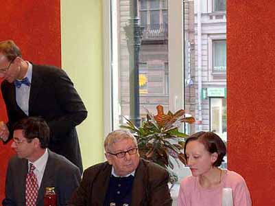 Hugo Loetscher an der Presentation von Deutsche Literatur Seasonen in St.Petersburg foto - Arkadiy Dragomoscenko